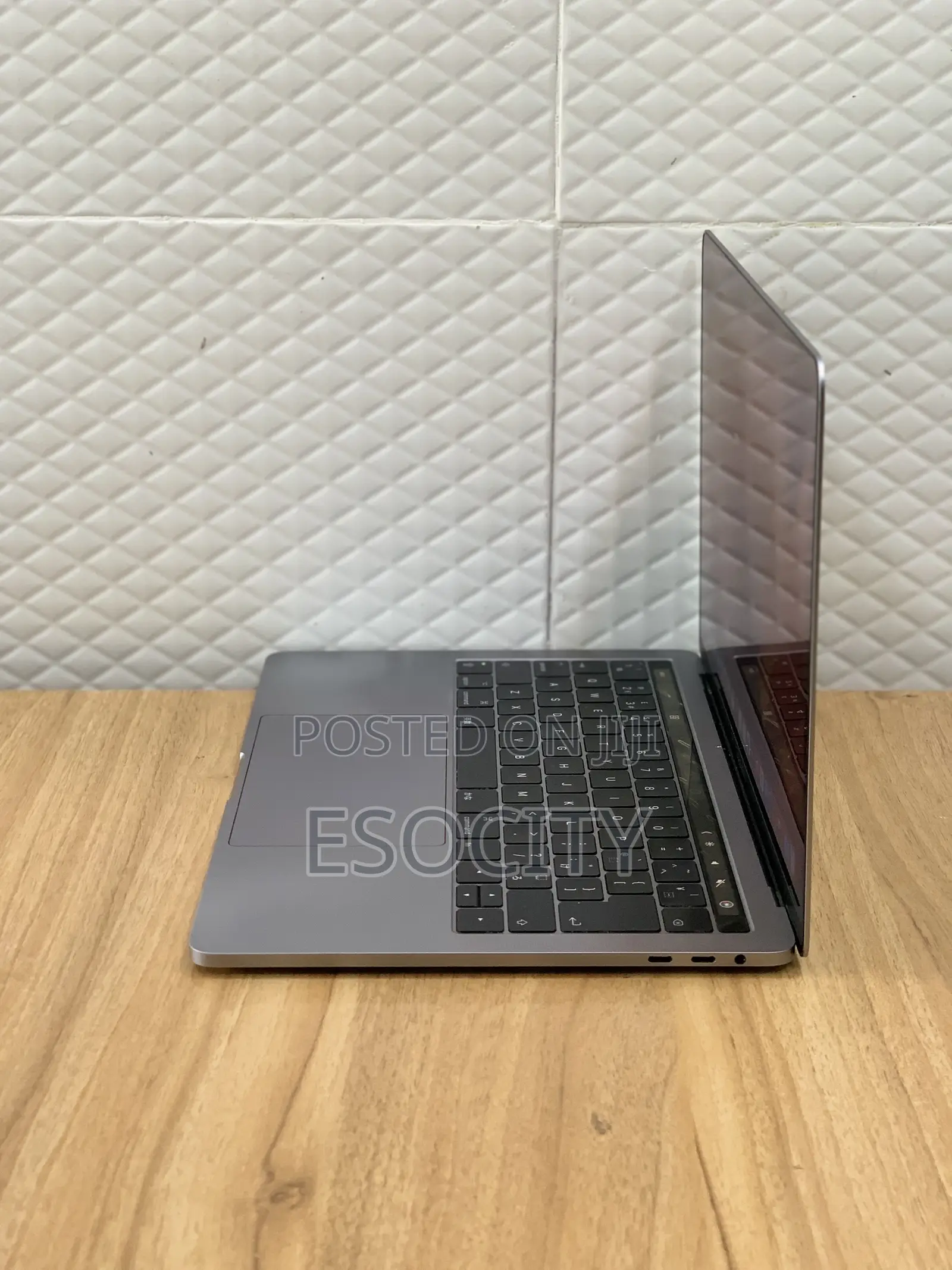 Laptop Apple MacBook Air 2020 16GB Intel Core I5 SSD 256GB