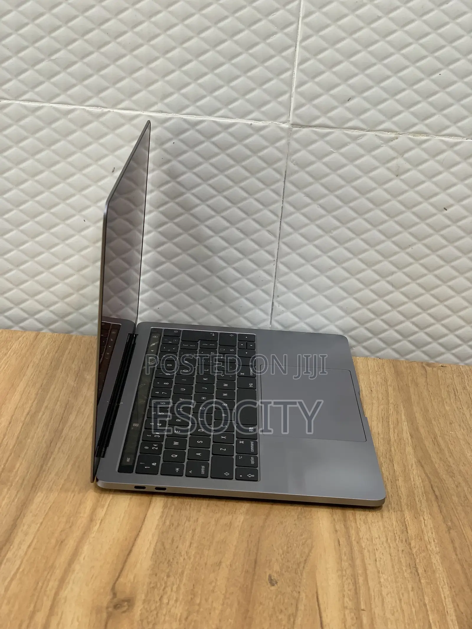 Laptop Apple MacBook Air 2020 16GB Intel Core I5 SSD 256GB