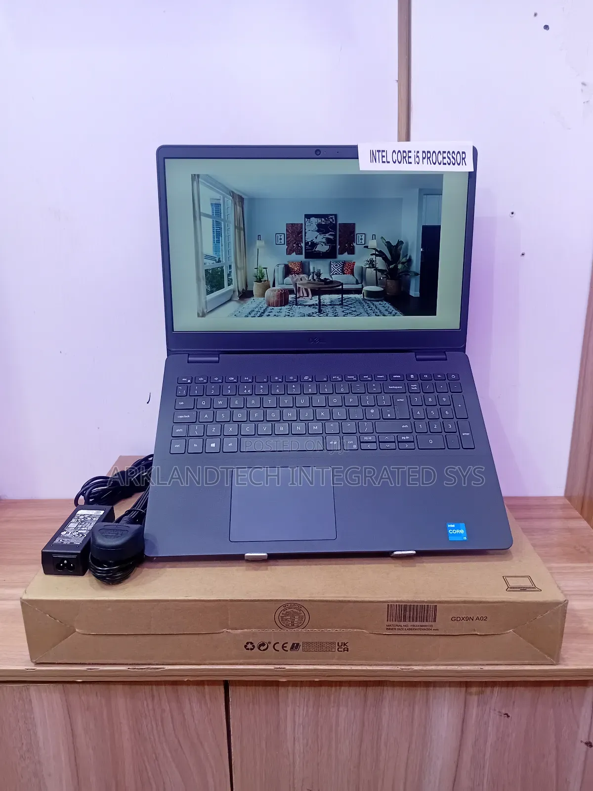 New Laptop Dell Vostro 1220 8GB Intel Core i5 SSD 512GB