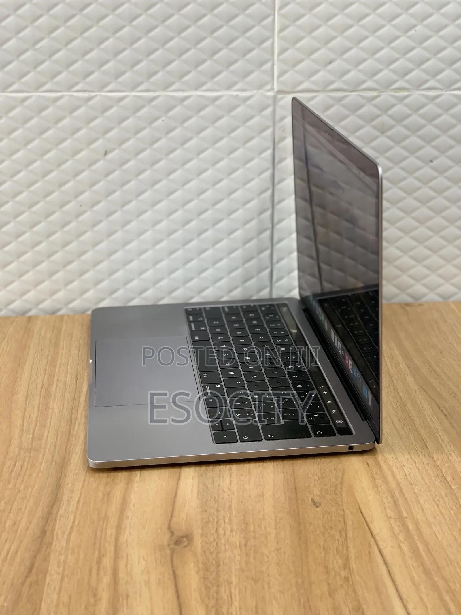 Laptop Apple MacBook Pro 2019 16GB Intel Core I5 SSD 256GB