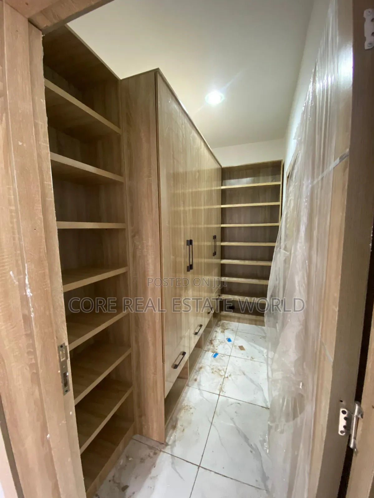 Furnished 3bdrm House in Ogombo for sale