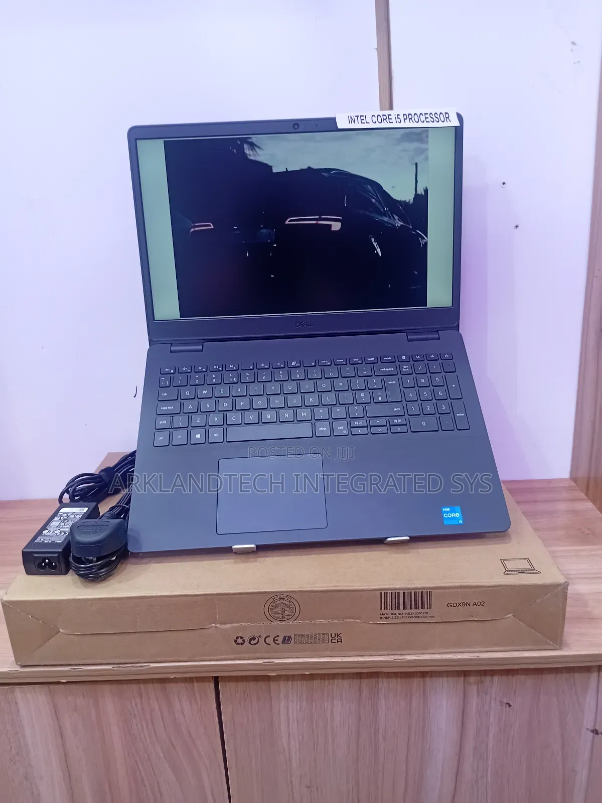 New Laptop Dell Vostro 15 3549 8GB Intel Core I5 SSD 512GB