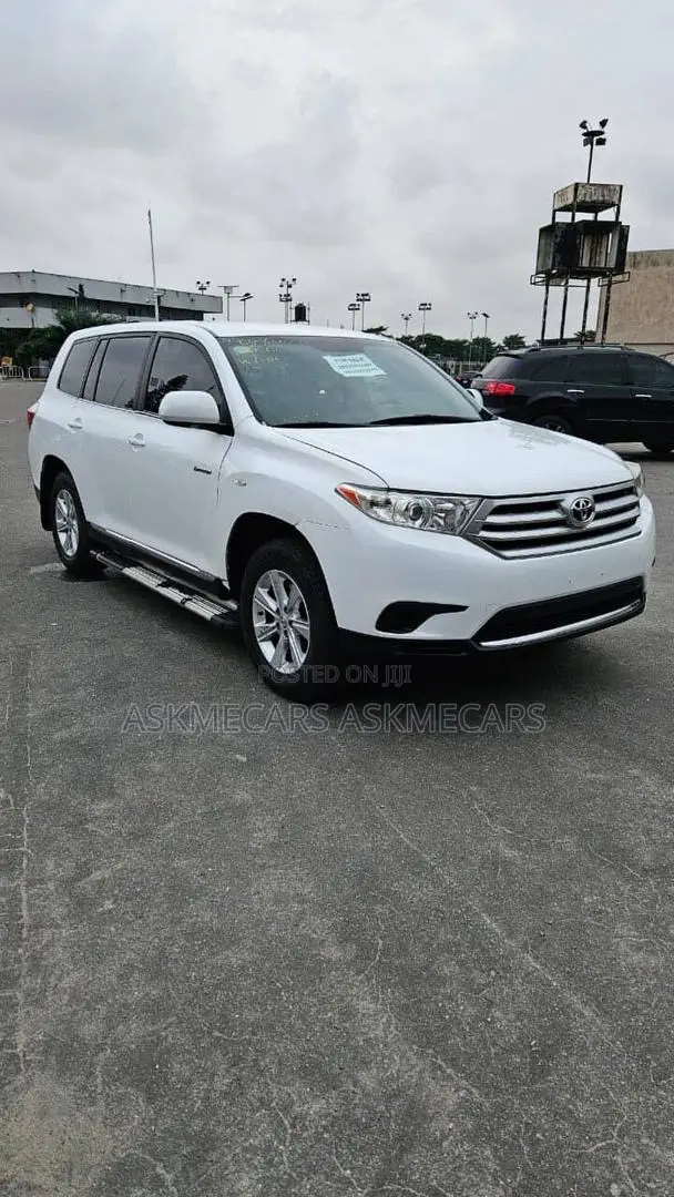 Toyota Highlander Limited 2012 White