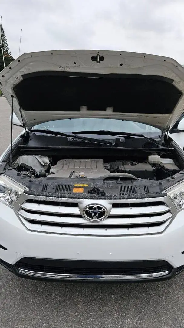 Toyota Highlander Limited 2012 White