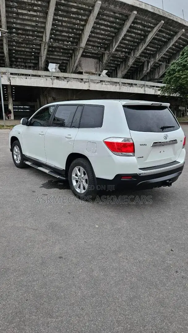 Toyota Highlander Limited 2012 White