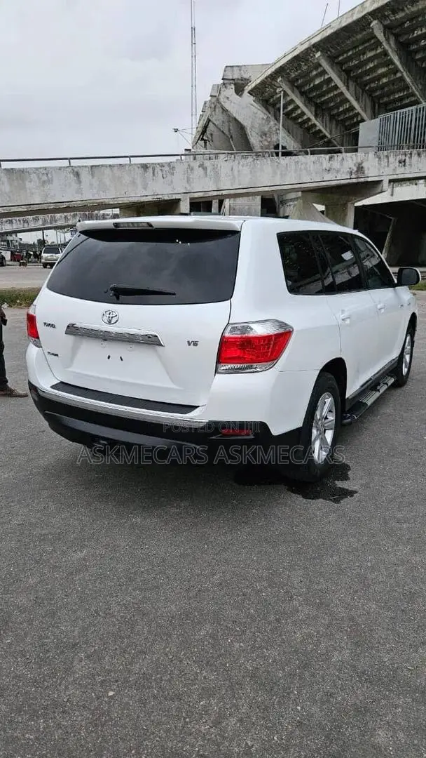 Toyota Highlander Limited 2012 White
