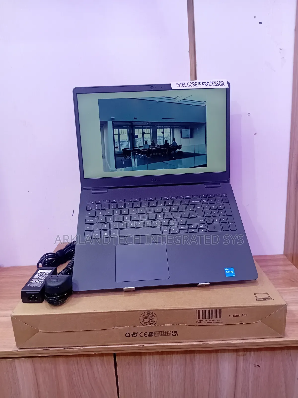 New Laptop Dell Vostro 15 5568 8GB Intel Core I5 SSD 512GB