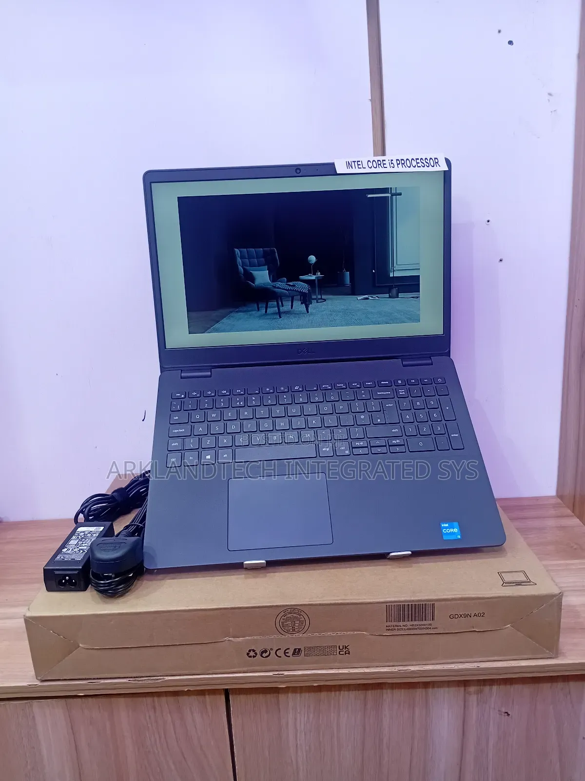 New Laptop Dell Vostro 15 5568 8GB Intel Core I5 SSD 512GB