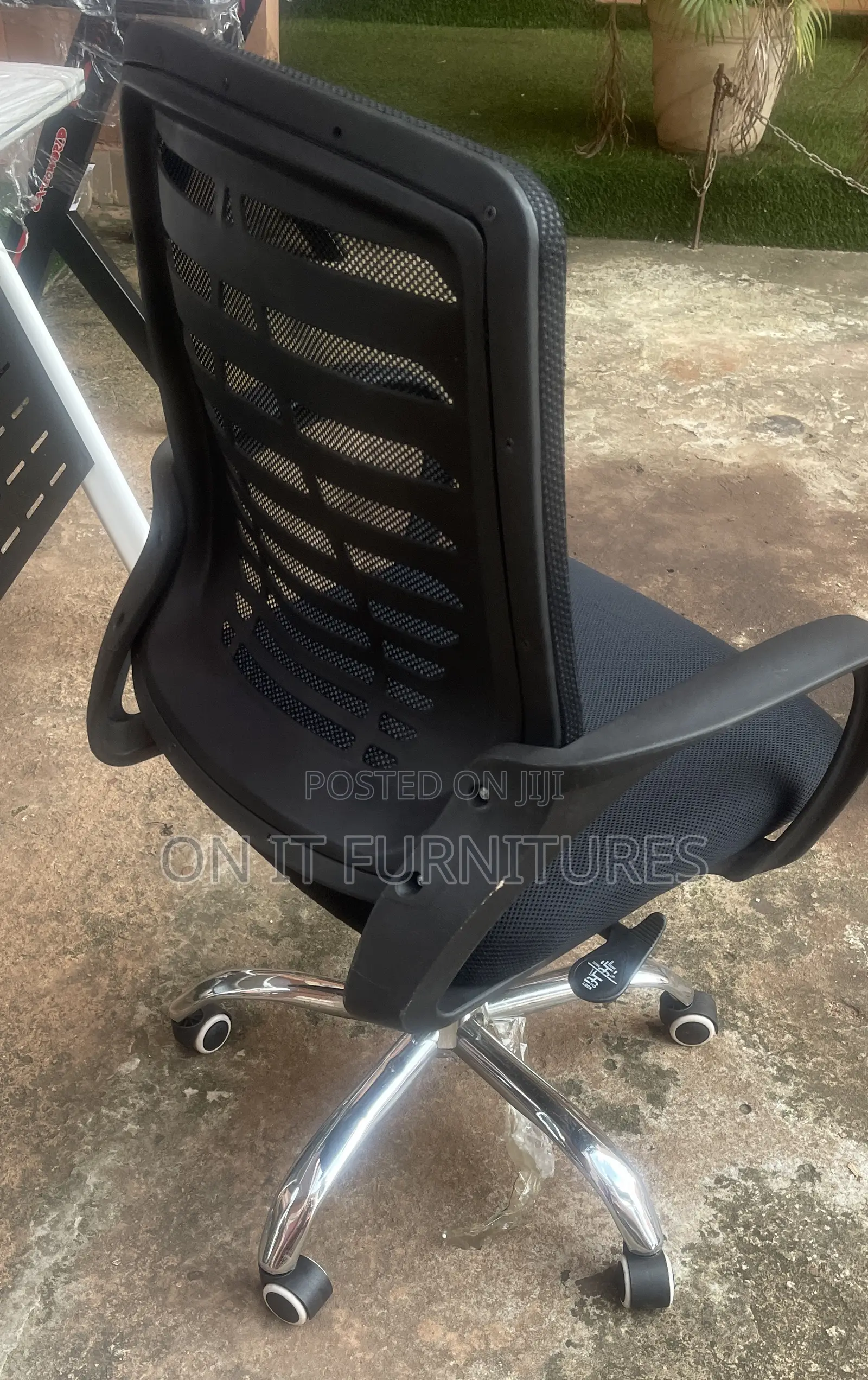 Victory Ergonomic Office Chair – Sleek Comfort Without Headrest