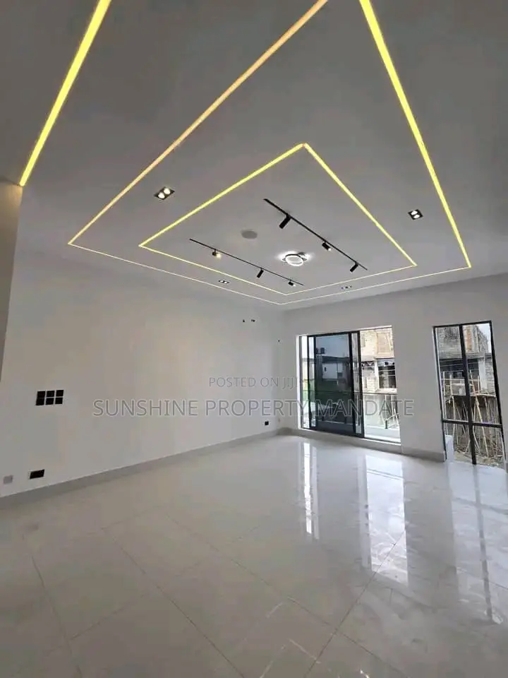 5bdrm Duplex in Ajah Lekki for sale