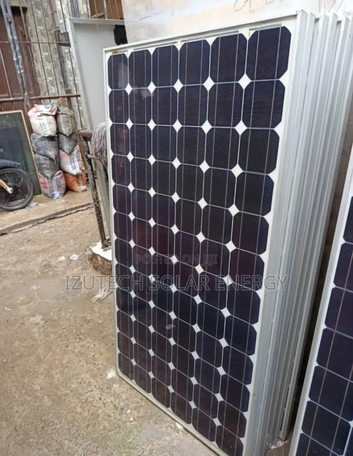 Canadian Used 300watts Panel 72cell Available in Stock 