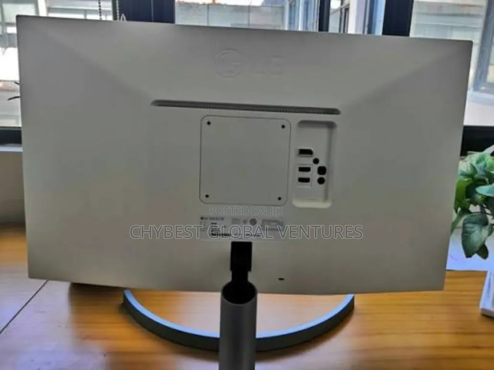 27 Inches Lg Monitor