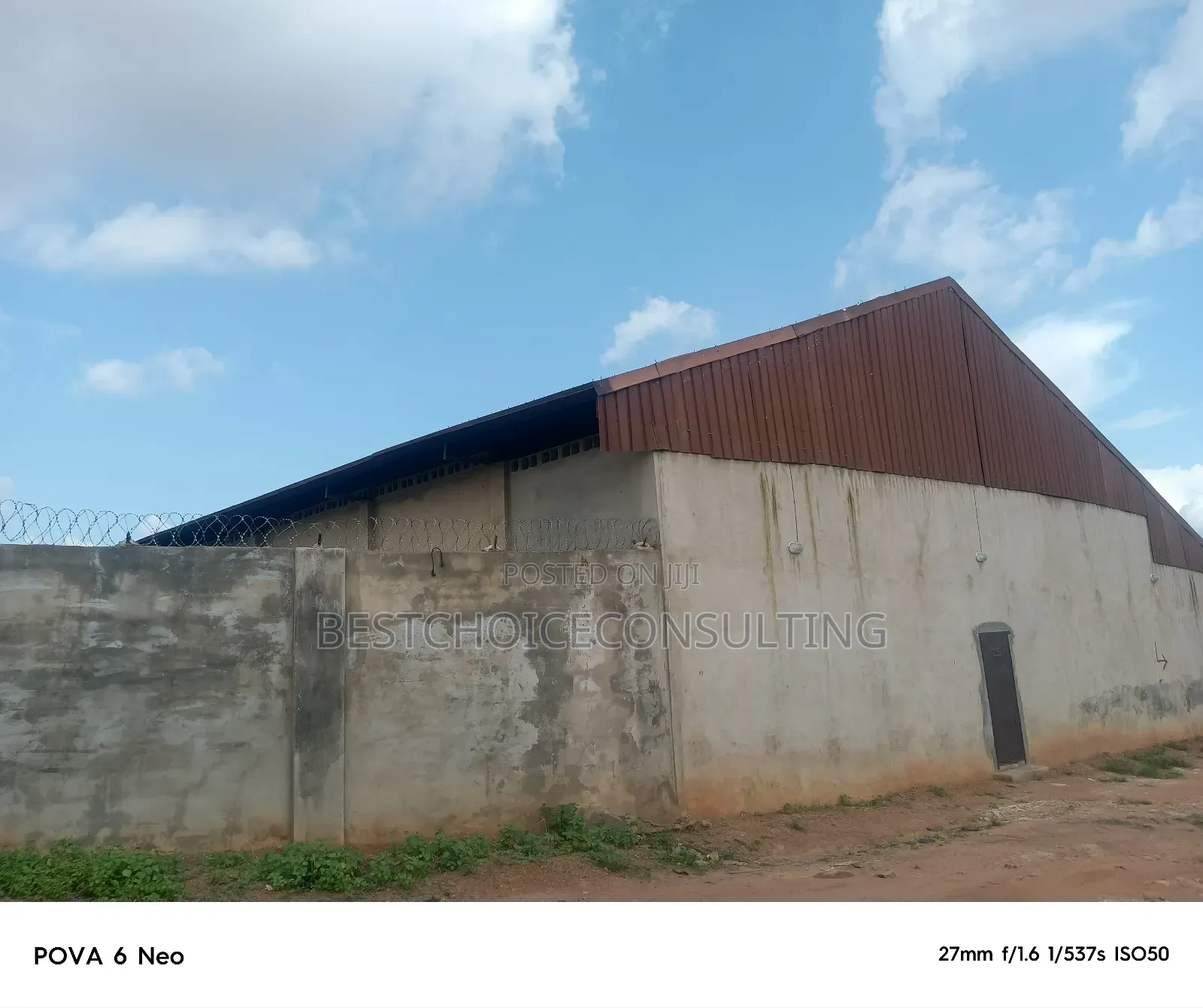 A 1000sqm Warehouse for Lease