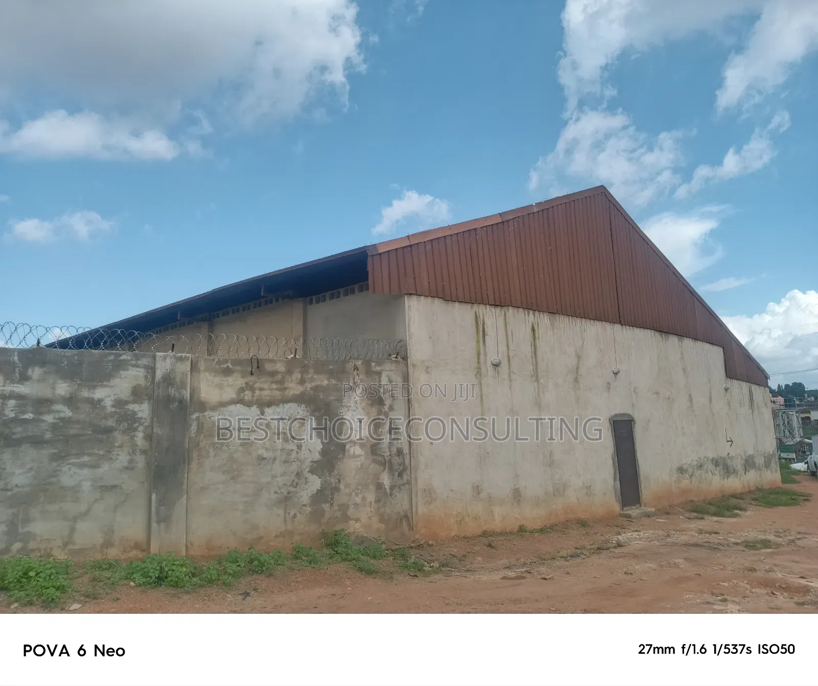 A 1000sqm Warehouse for Lease