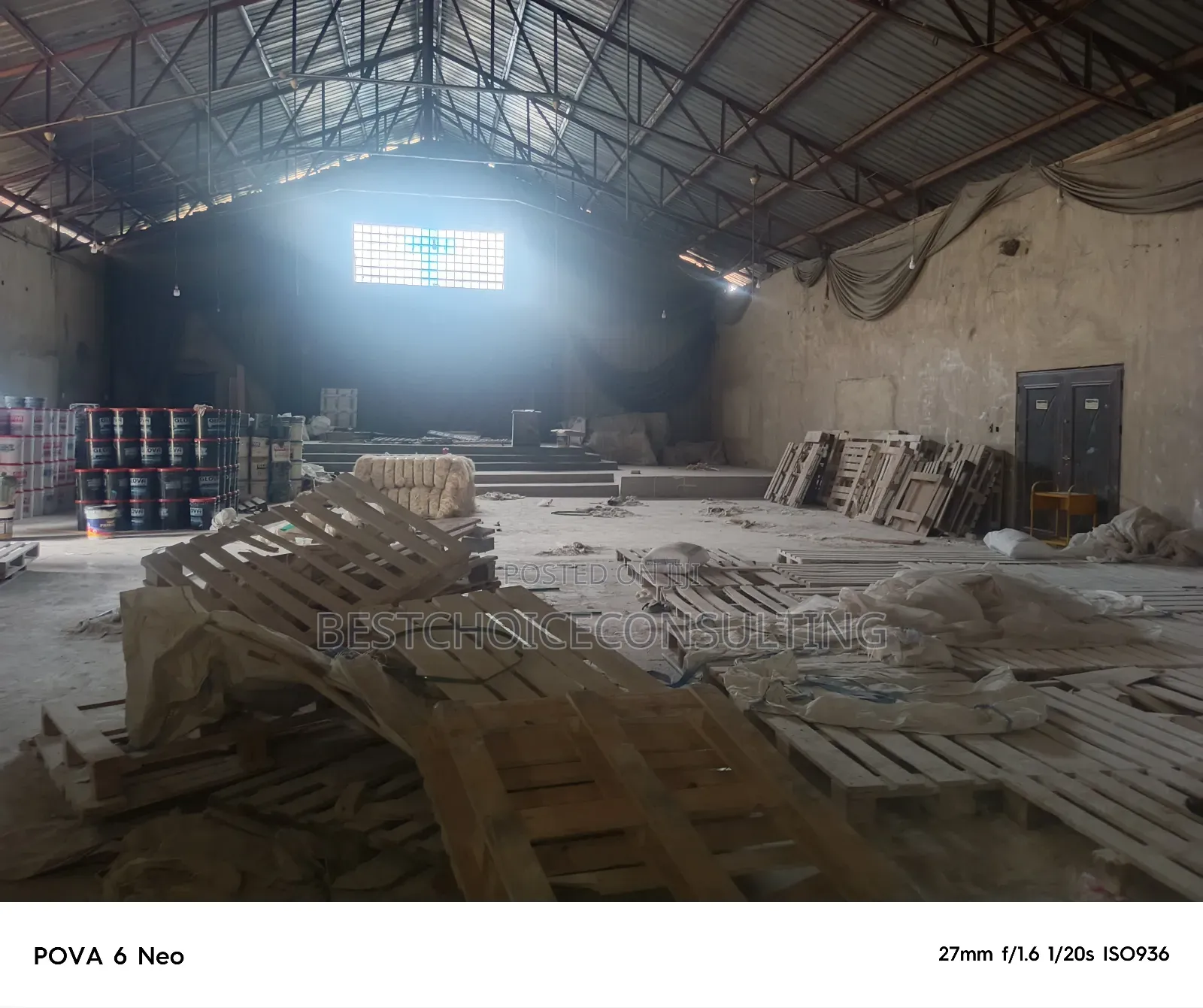 A 1000sqm Warehouse for Lease