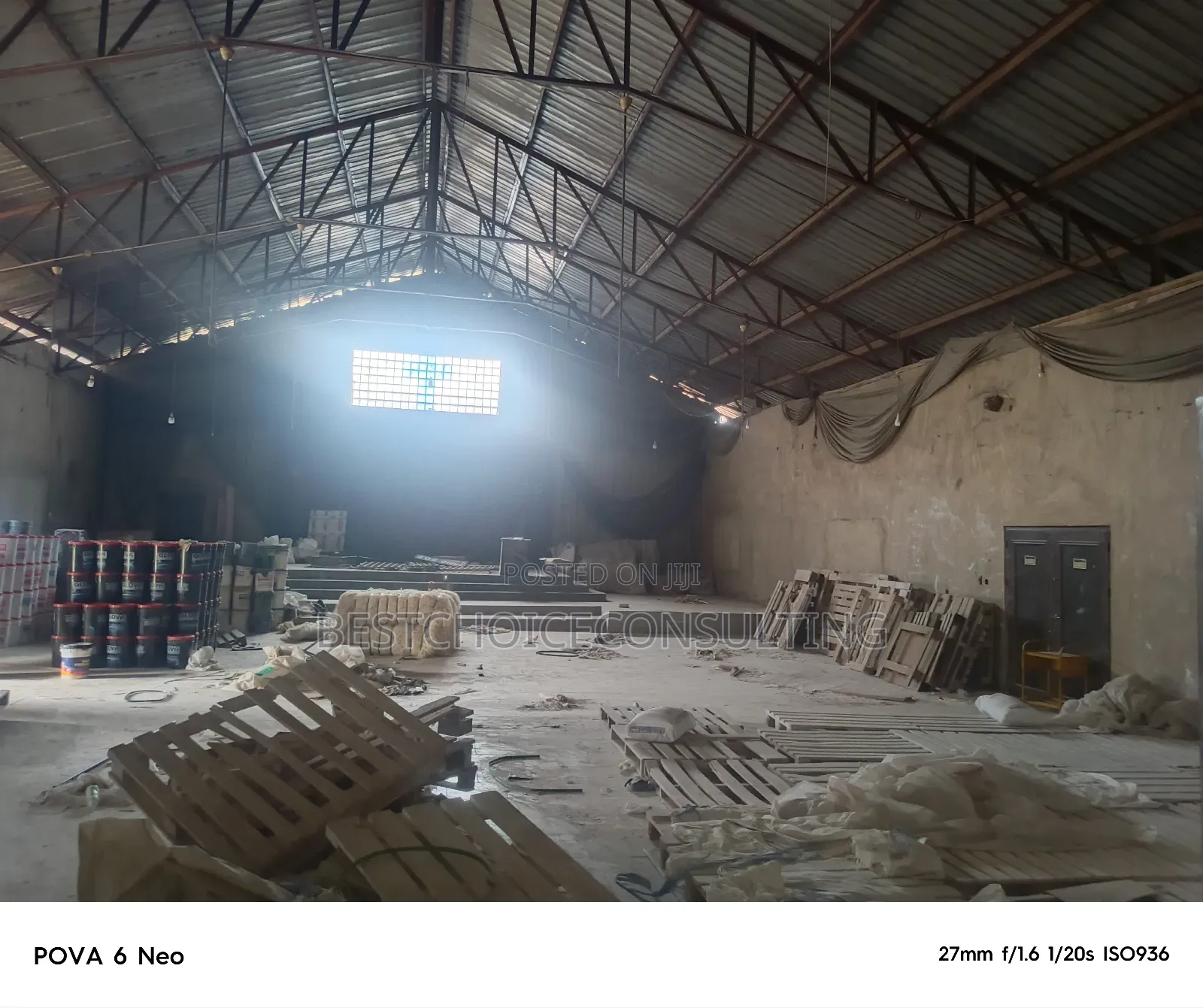 A 1000sqm Warehouse for Lease