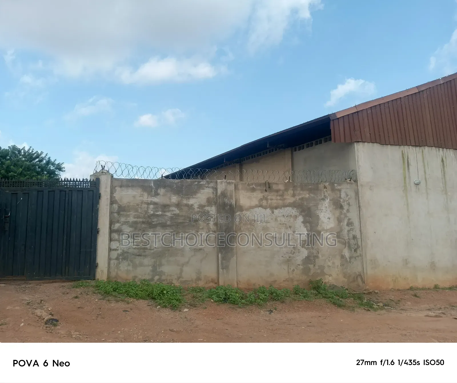 A 1000sqm Warehouse for Lease