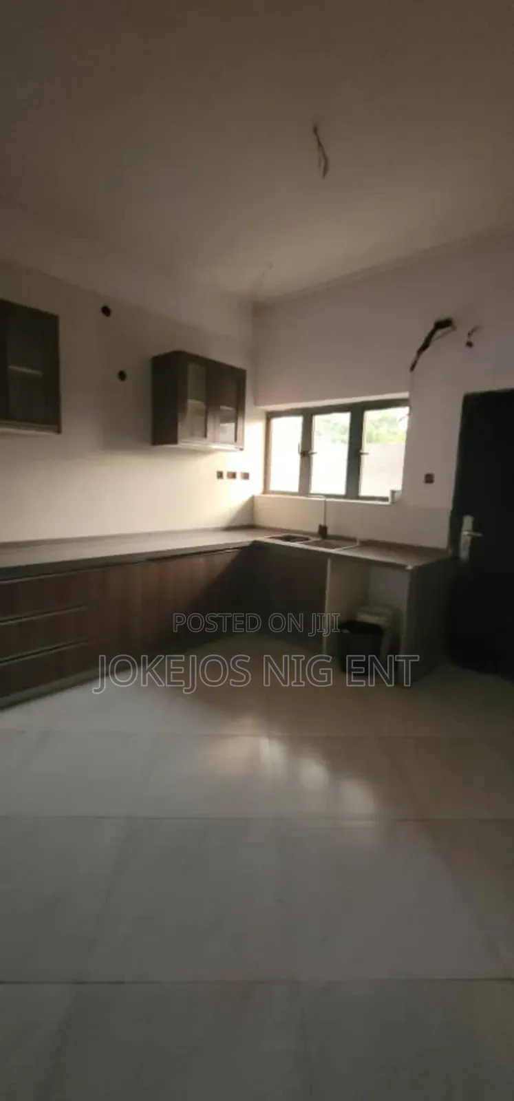 3bdrm Townhouse/Terrace in Chevron Drive Estate for sale