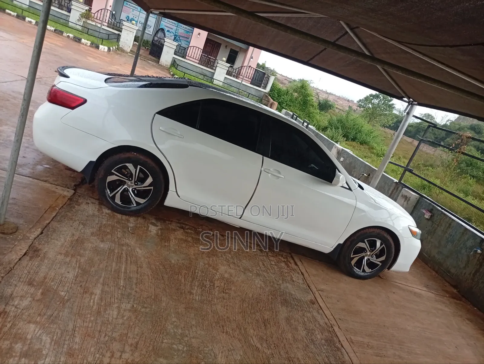Toyota Camry XLE 4dr Sedan (2.5L 4cyl 6AM) 2010 White
