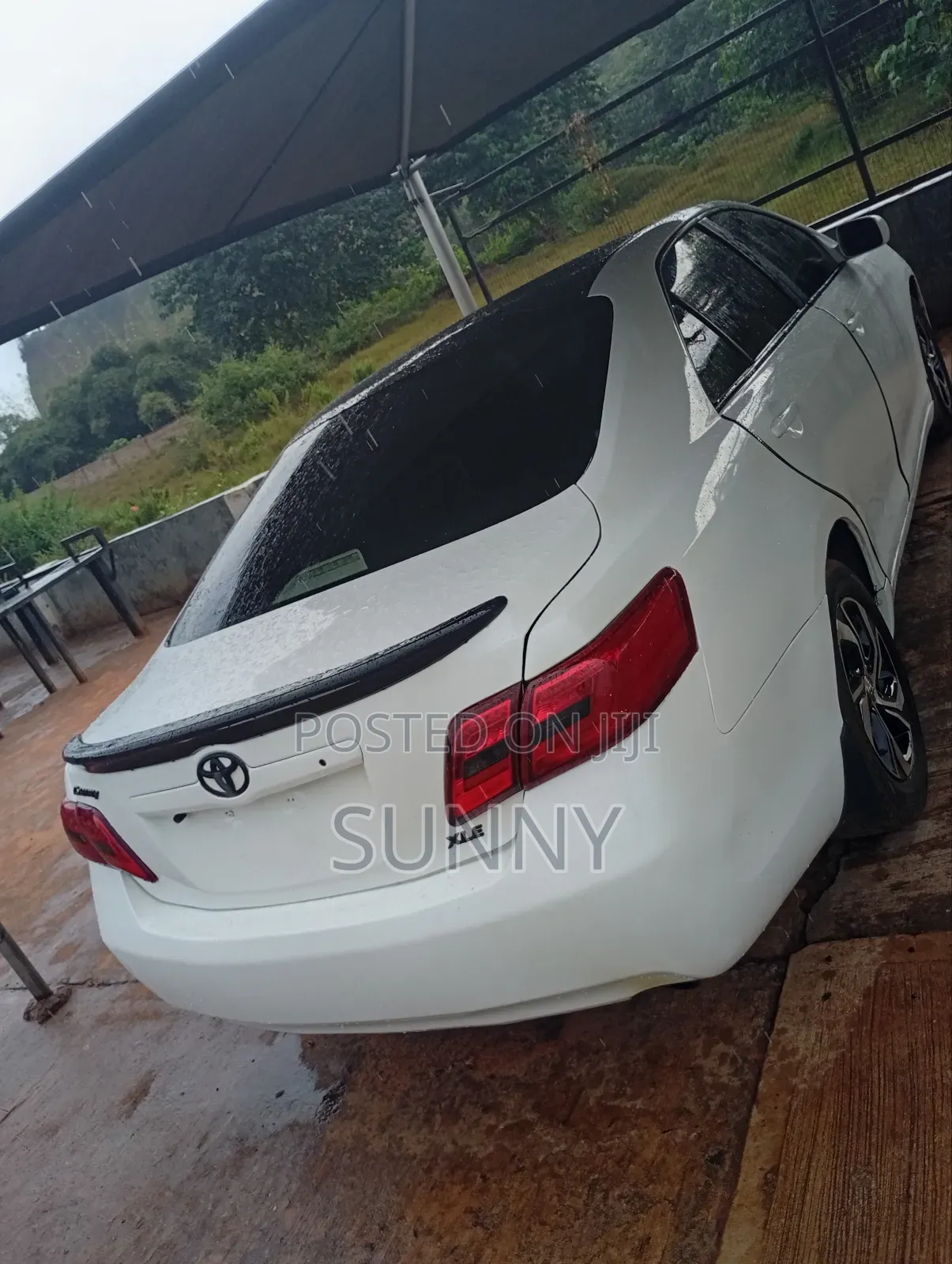 Toyota Camry XLE 4dr Sedan (2.5L 4cyl 6AM) 2010 White