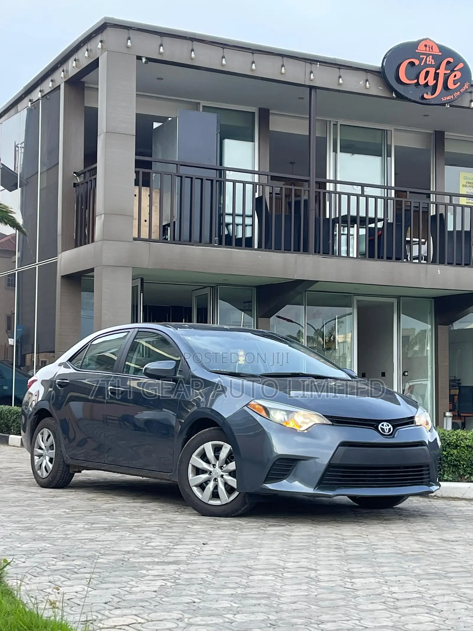 Toyota Corolla LE 4dr Sedan (1.8L 4cyl CVT) 2015 Gray