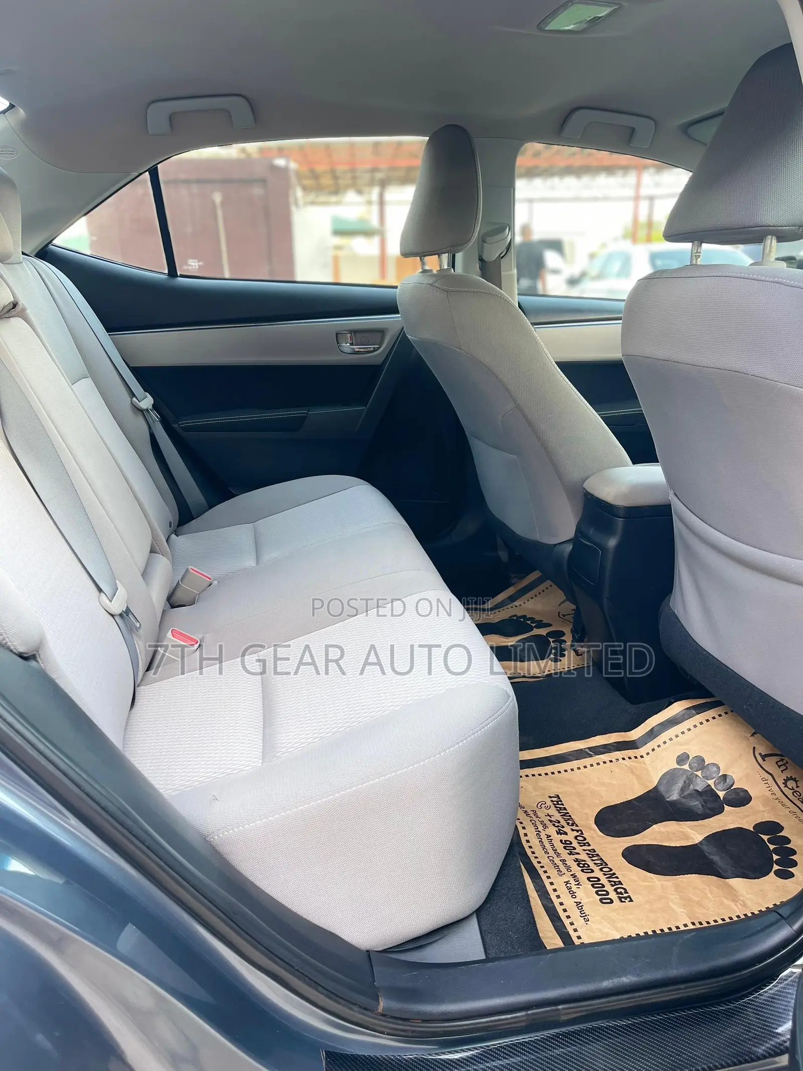 Toyota Corolla LE 4dr Sedan (1.8L 4cyl CVT) 2015 Gray