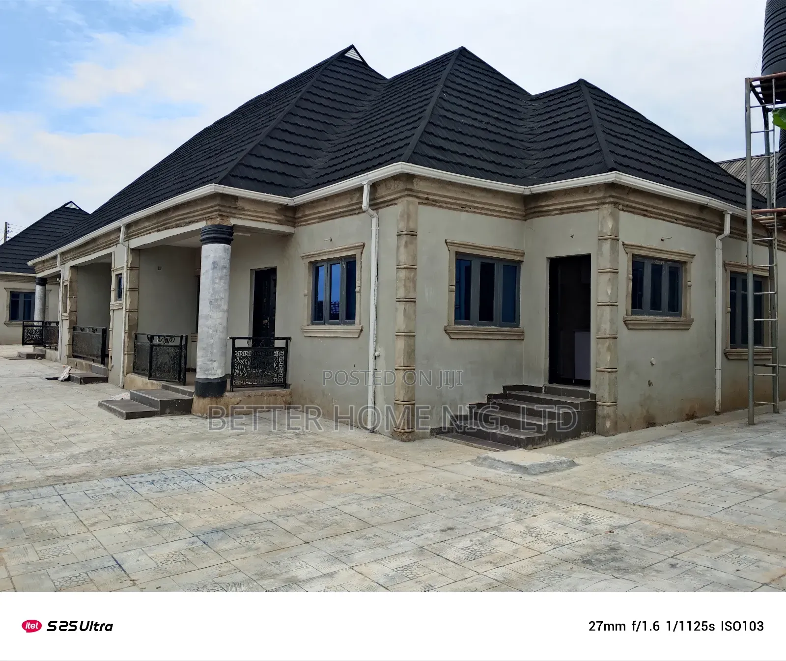 3bdrm Block of Flats in Atere Estate, Oluyole for sale