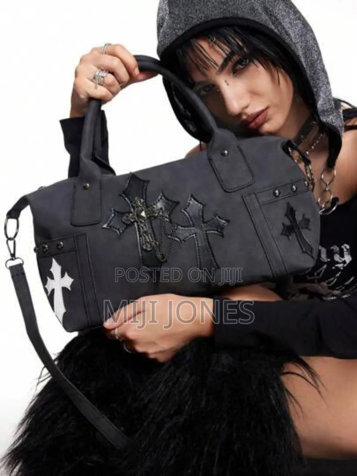 *Dark Chic Gothic Chrome Heart Cross Body Bag*