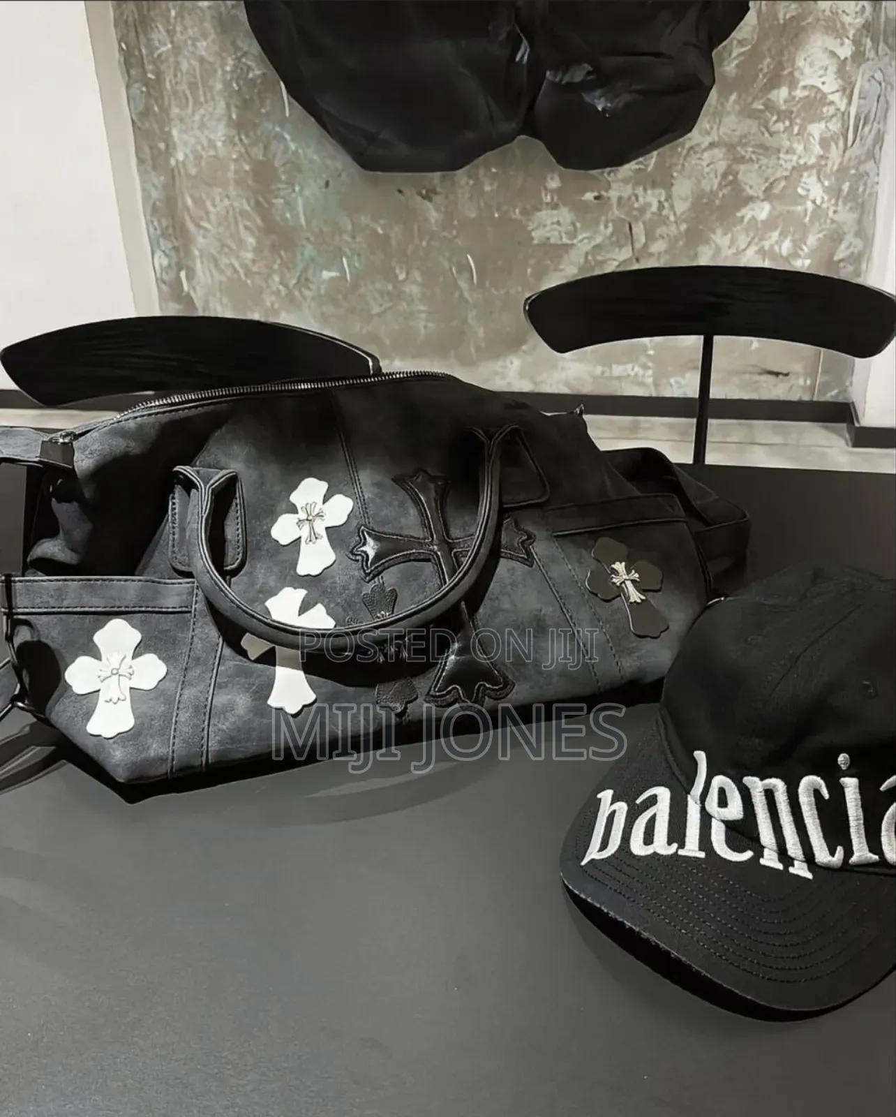 *Dark Chic Gothic Chrome Heart Cross Body Bag*