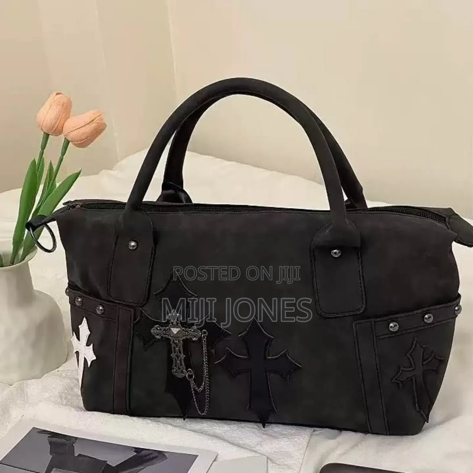 *Dark Chic Gothic Chrome Heart Cross Body Bag*