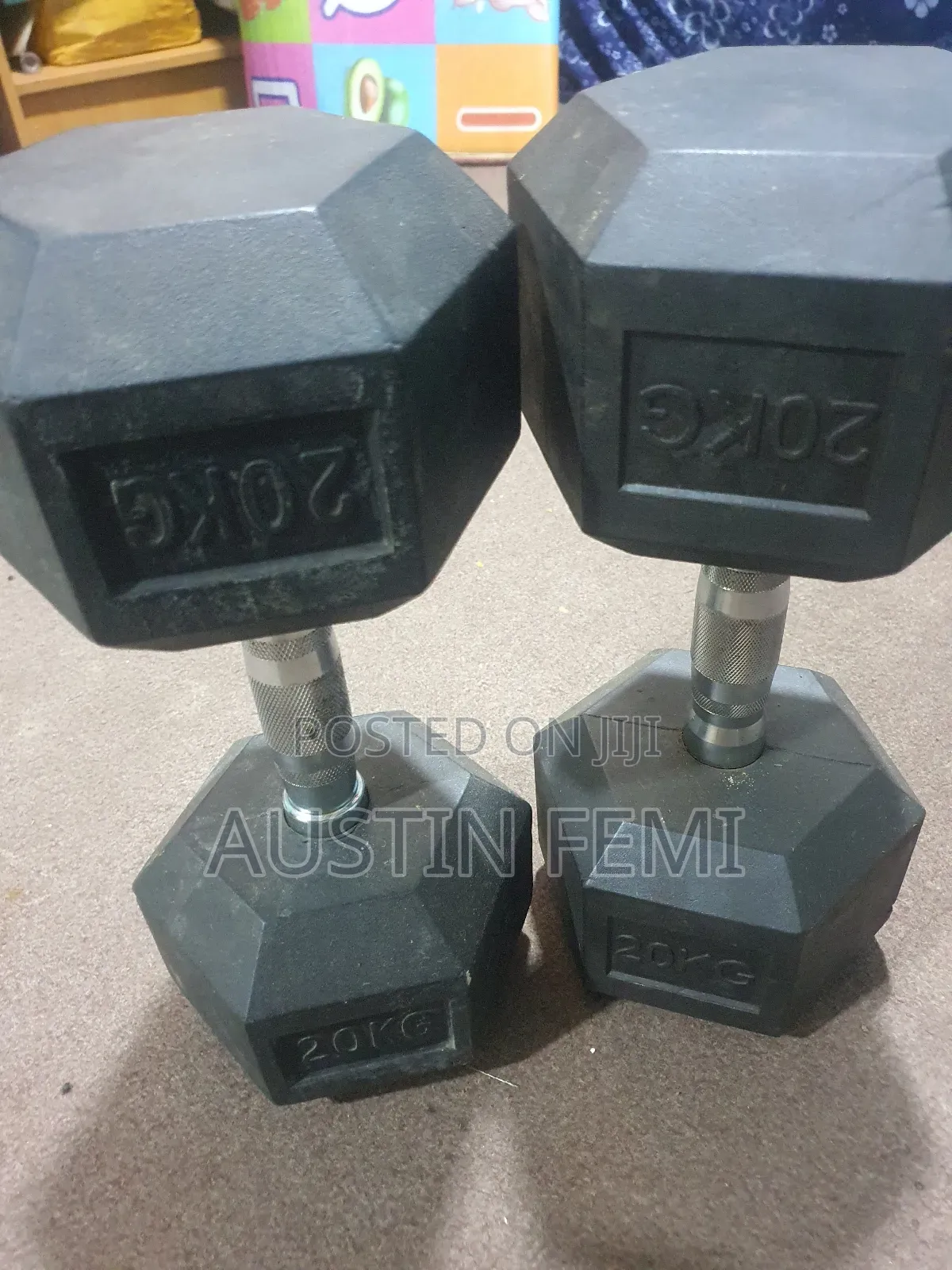 A Pair of Clean 20kg Hex Dmbbell