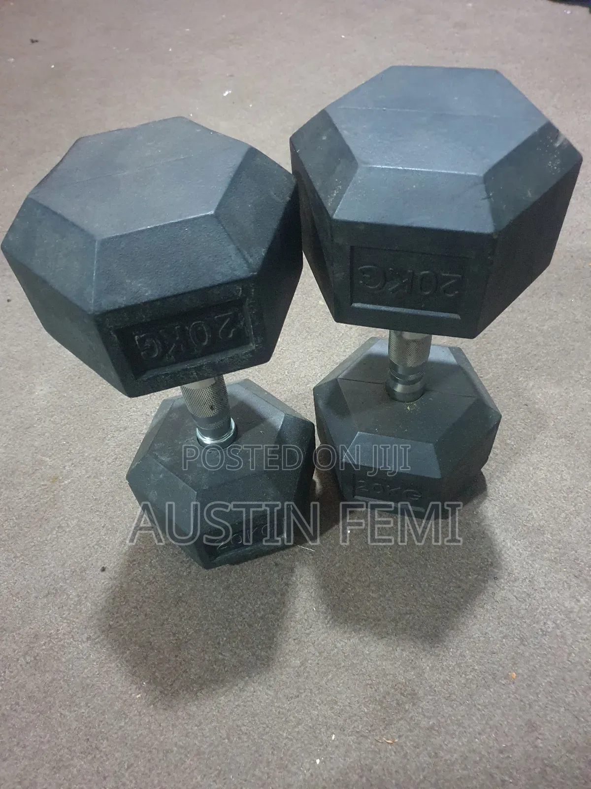 A Pair of Clean 20kg Hex Dmbbell