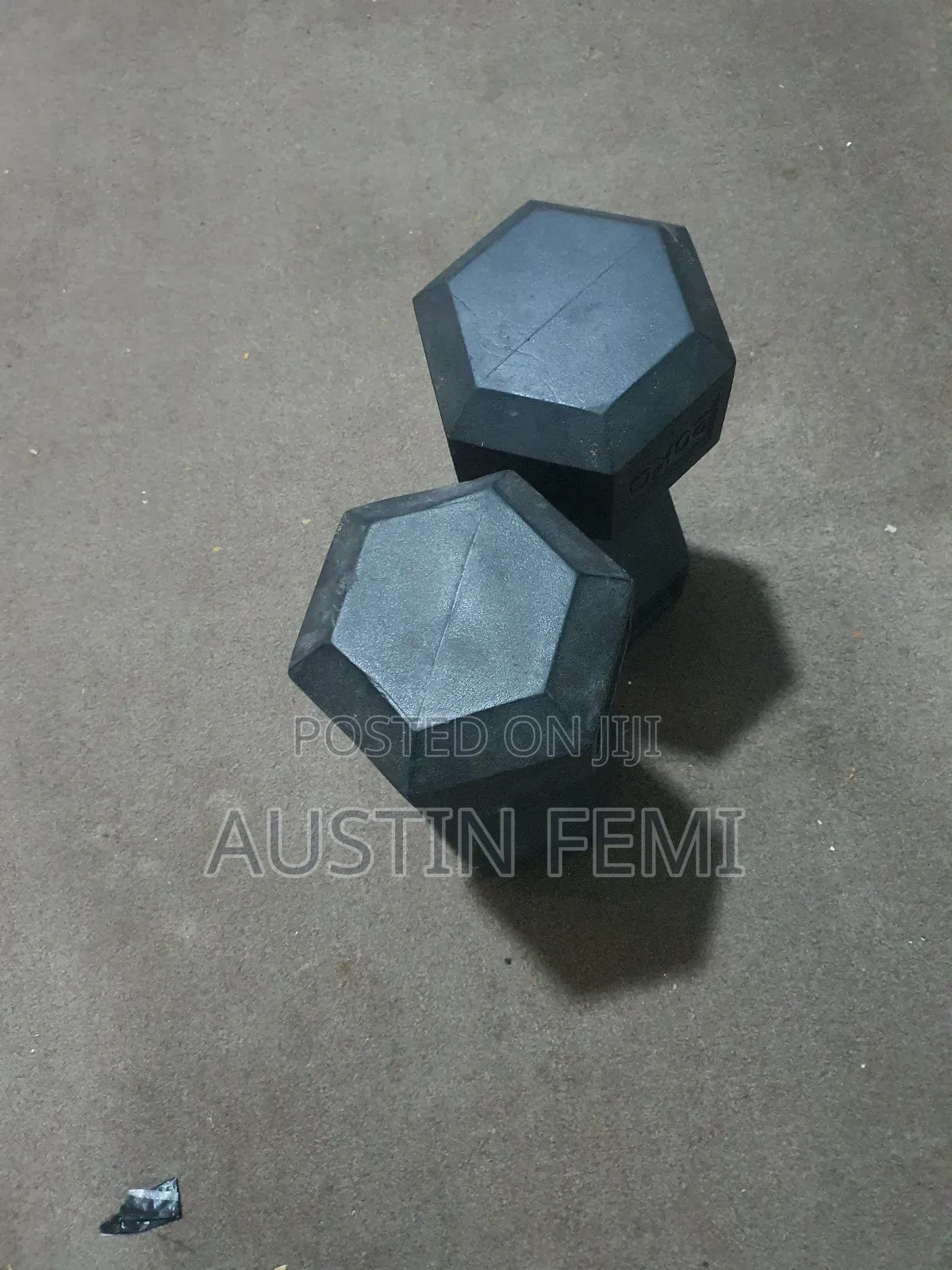 A Pair of Clean 20kg Hex Dmbbell