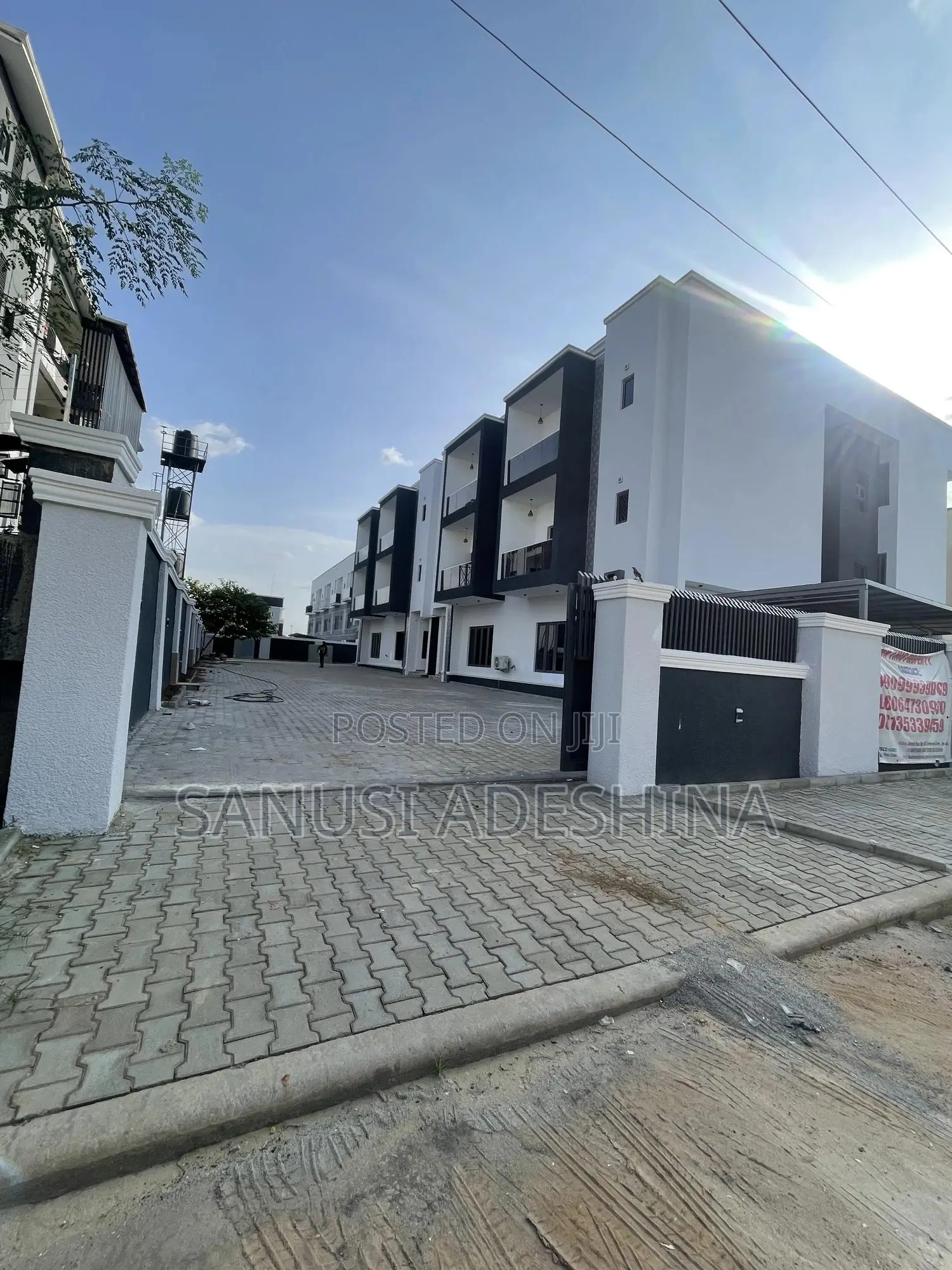 5bdrm Duplex in Jahi Gilmore Gilmore for sale