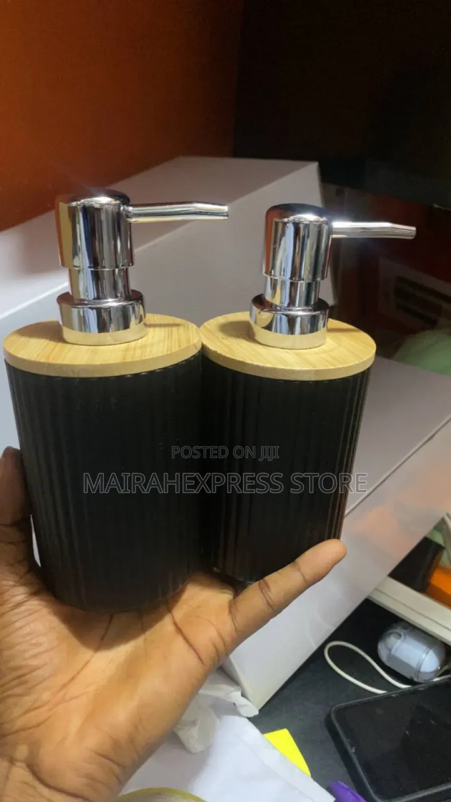 2pcs Soap and Lotion Dispenser With Wooden Cover (2st7)