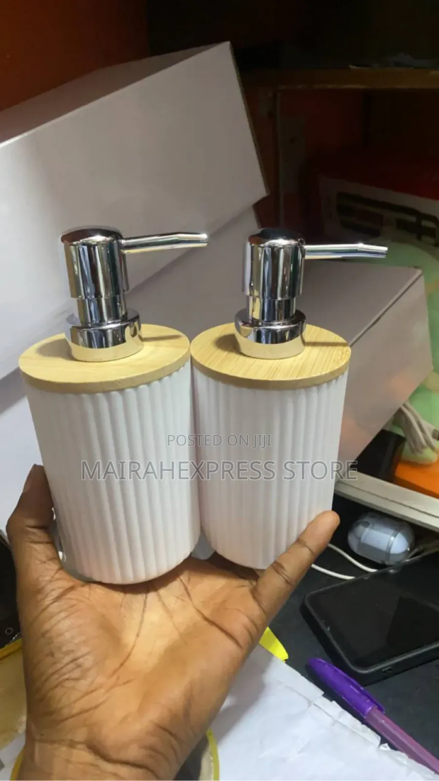 2pcs Soap and Lotion Dispenser With Wooden Cover (2st7)