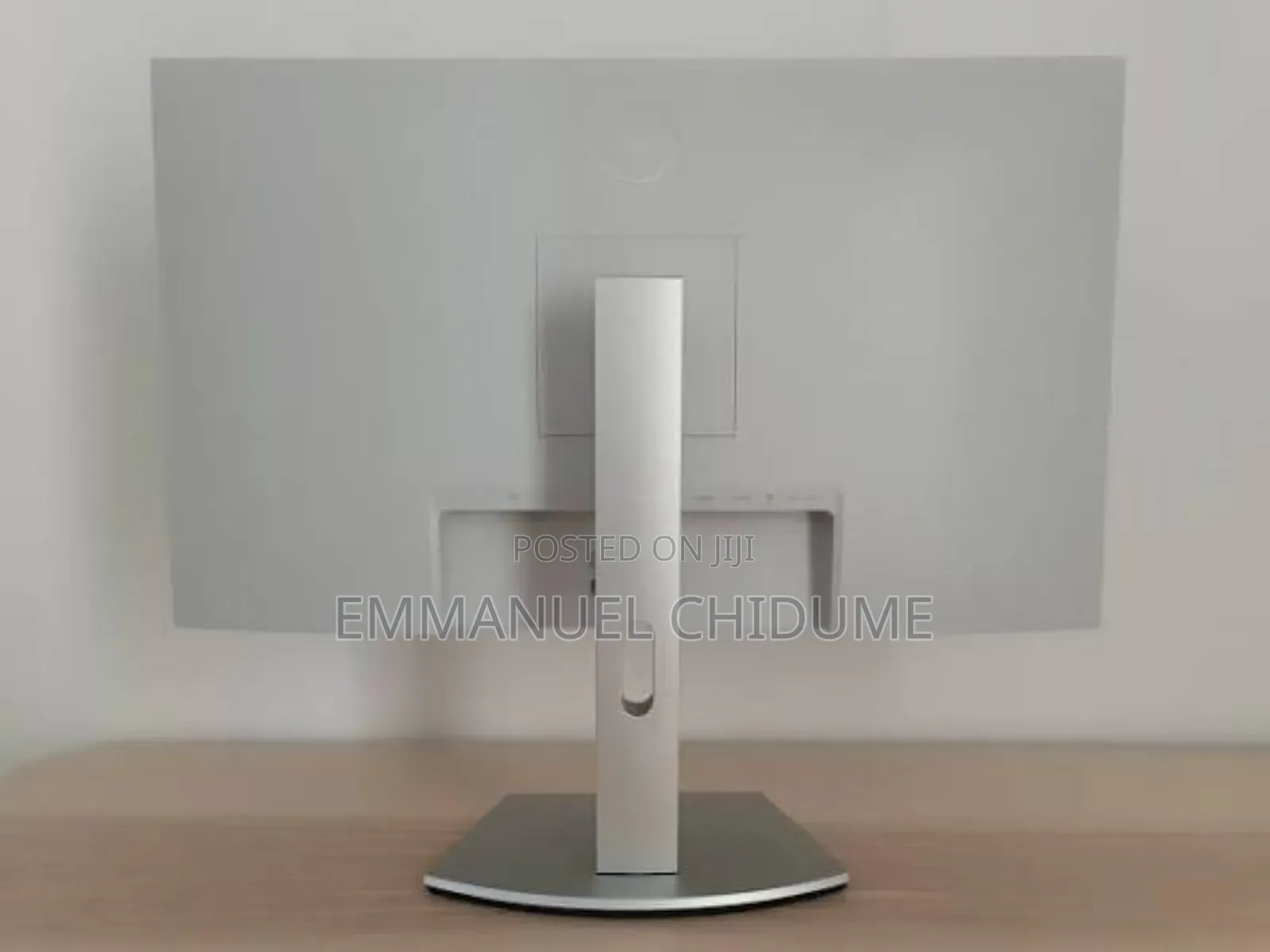 27 Inches Dell Flameless Monitor