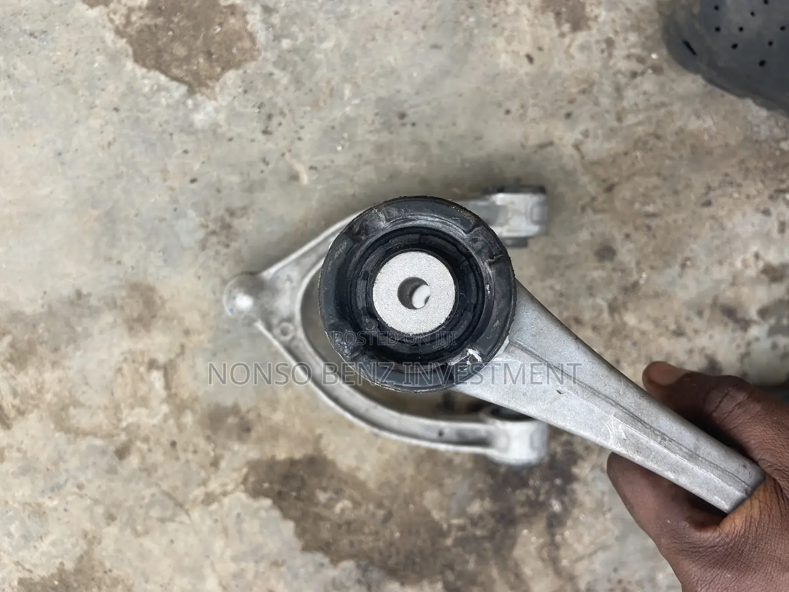 Upper Arm C300 (W205), Glc, E350 (W213)