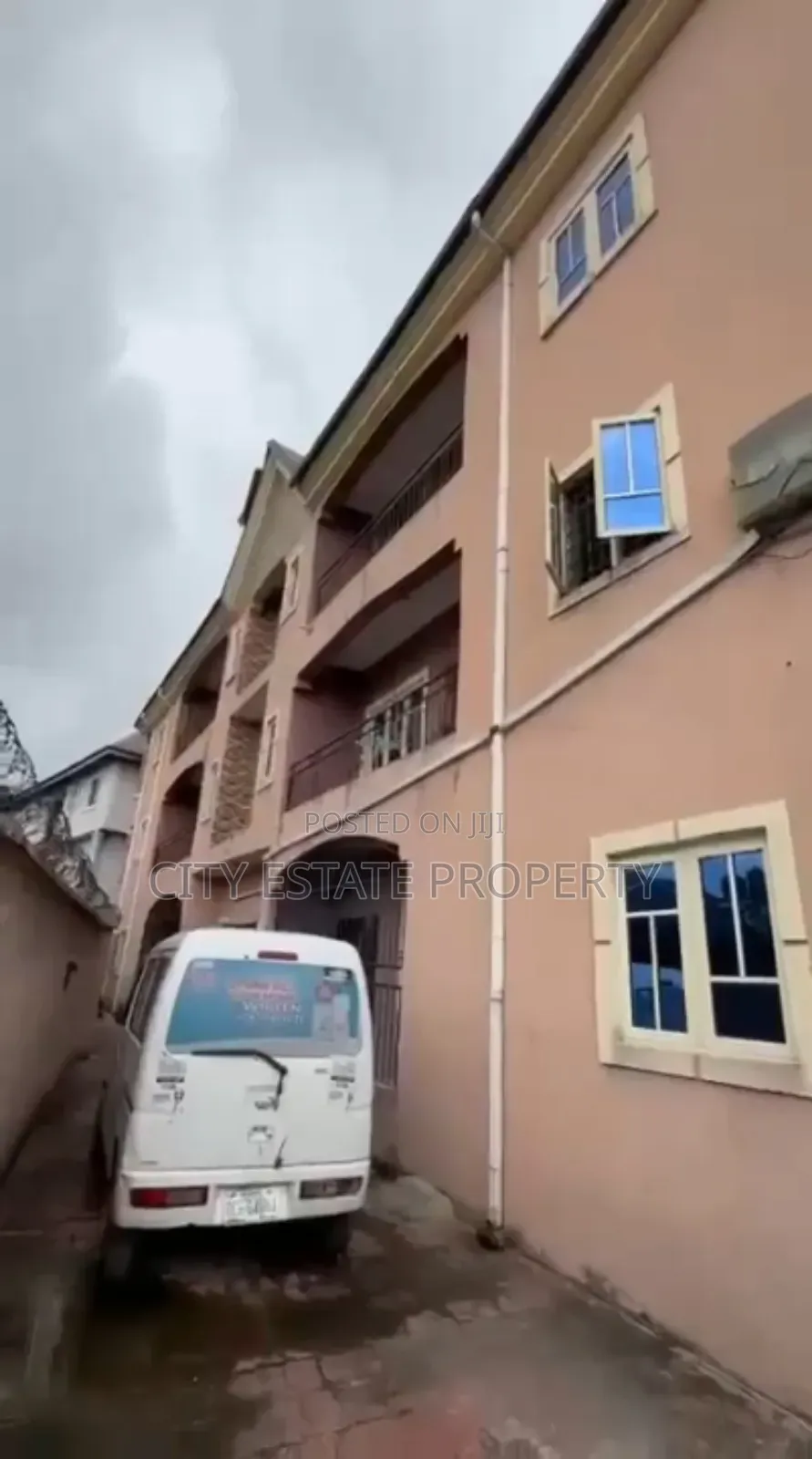 12bdrm Block of Flats in Adageorge, Port-Harcourt for sale