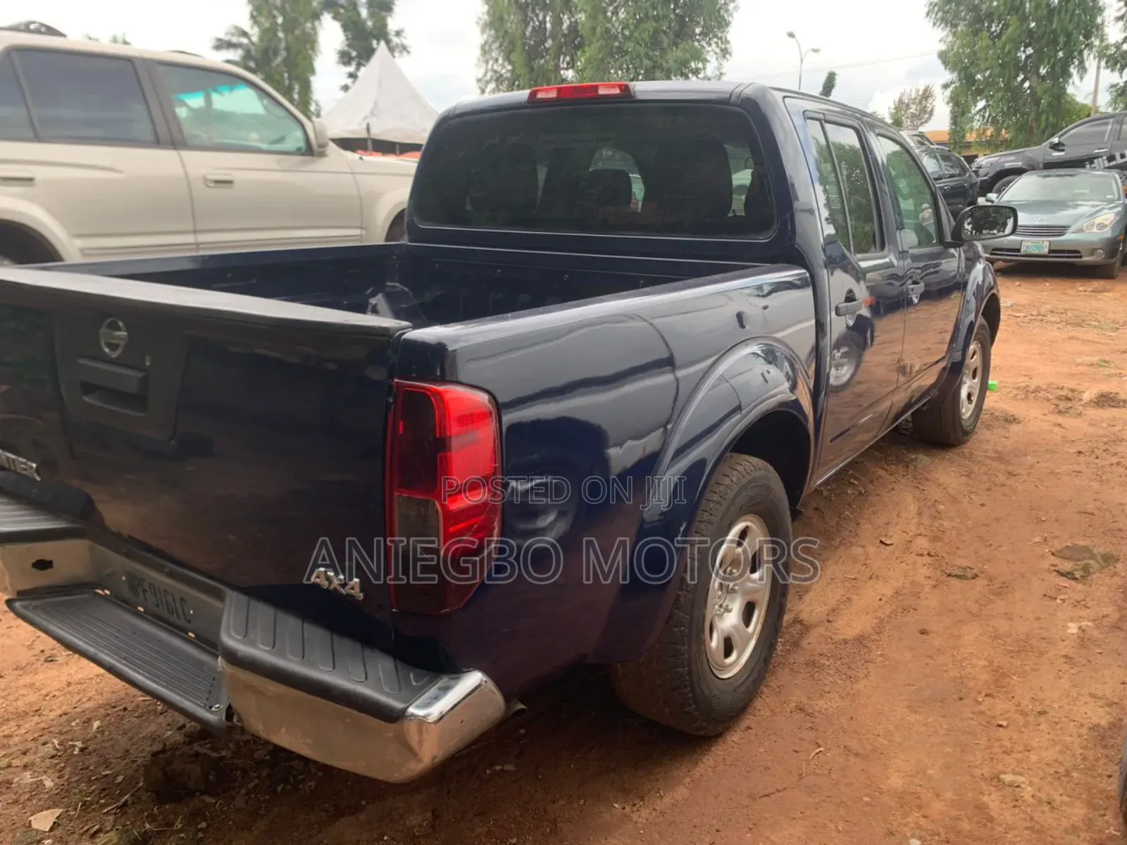 Nissan Frontier Crew Cab LE 4x4 Long 2010 Blue
