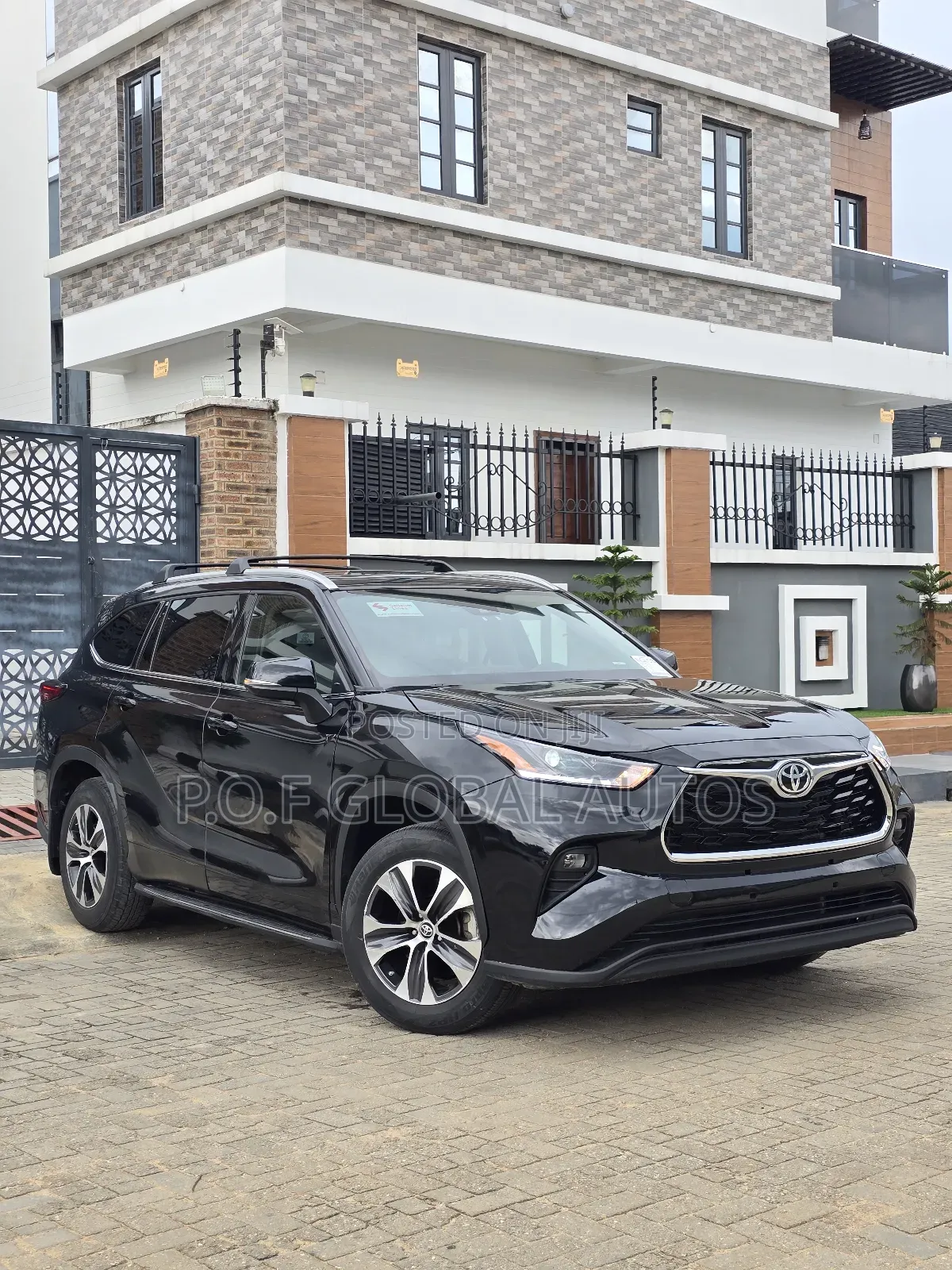 Toyota Highlander XLE 2022 Black