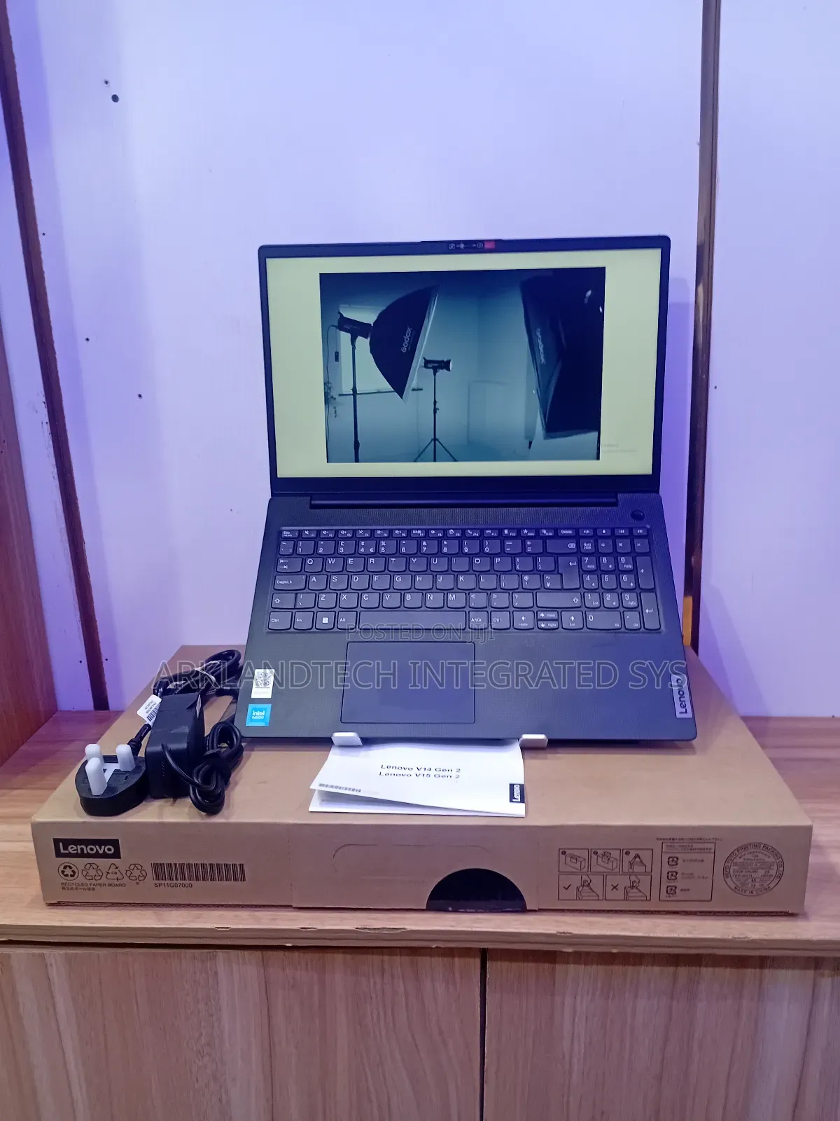 New Laptop Lenovo IdeaPad 100 8GB Intel Celeron SSD 256GB