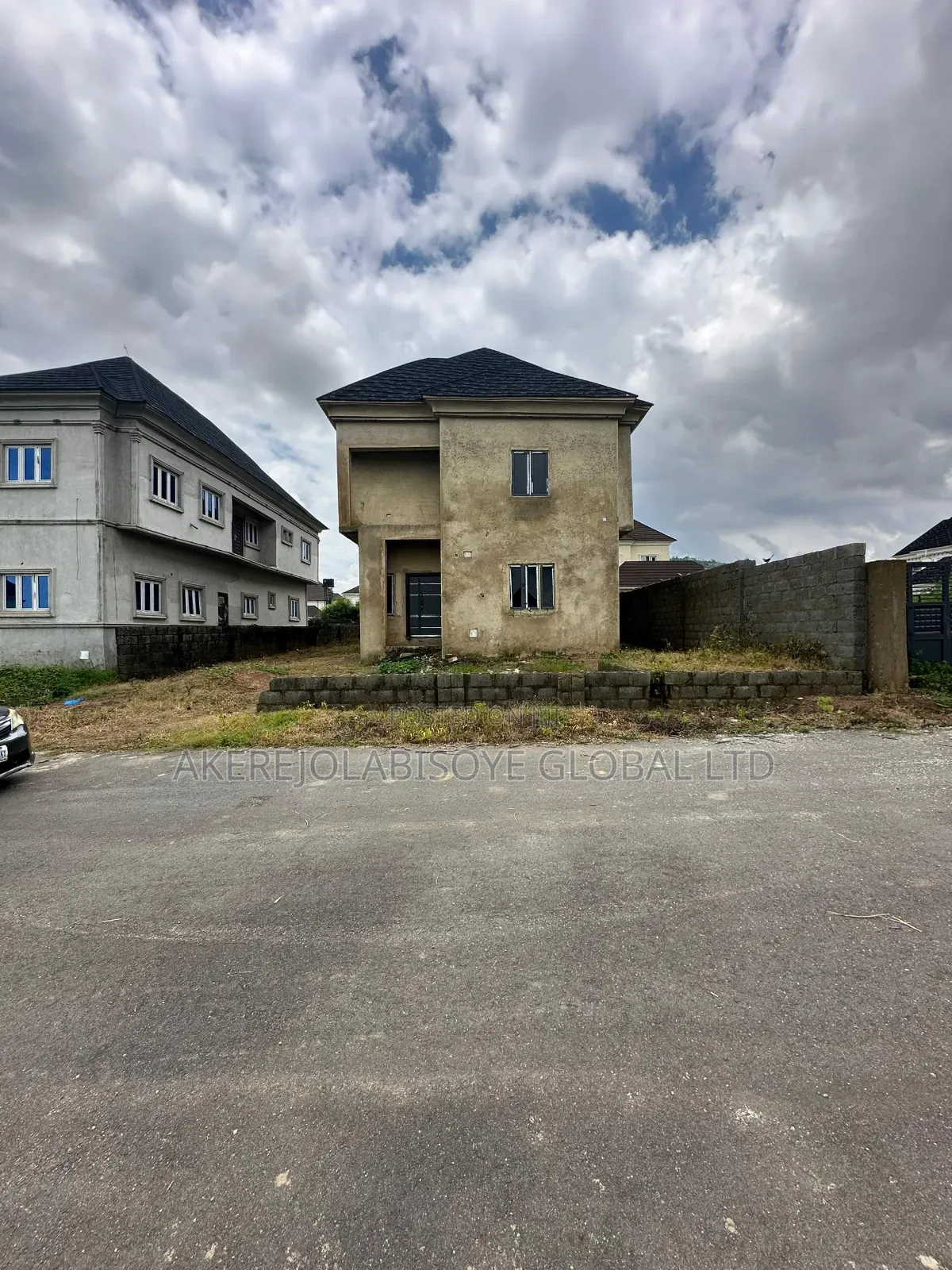 4bdrm Duplex in In An Estate for sale