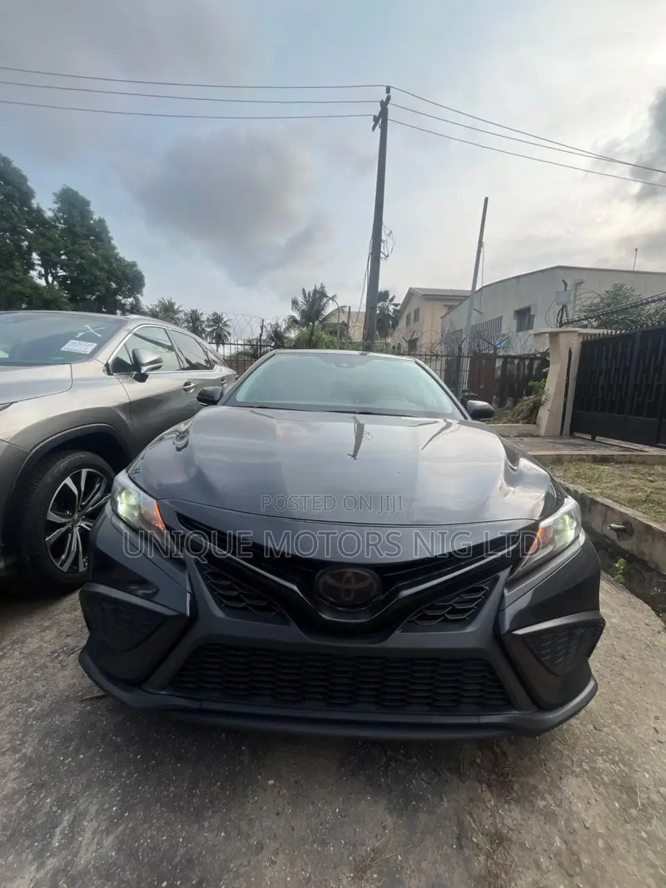 Toyota Camry SE 2022 Gray
