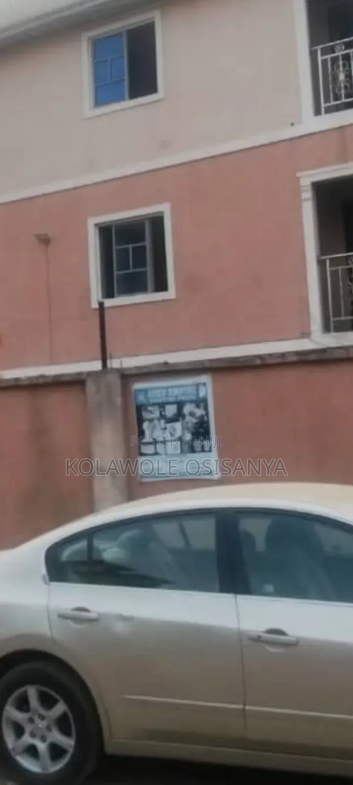 8bdrm Block of Flats in Surulere for sale