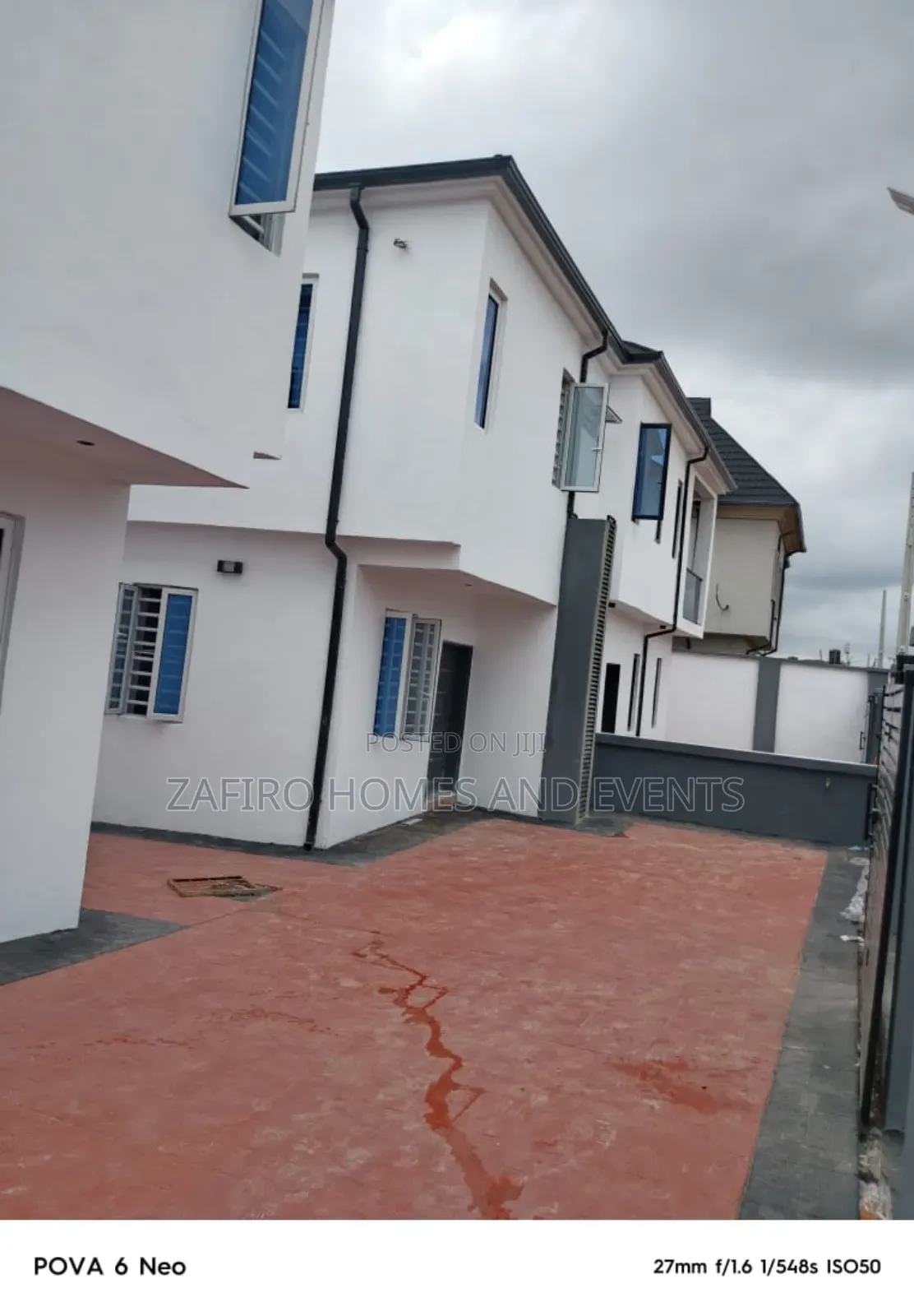 4bdrm Duplex in Association Street, for sale