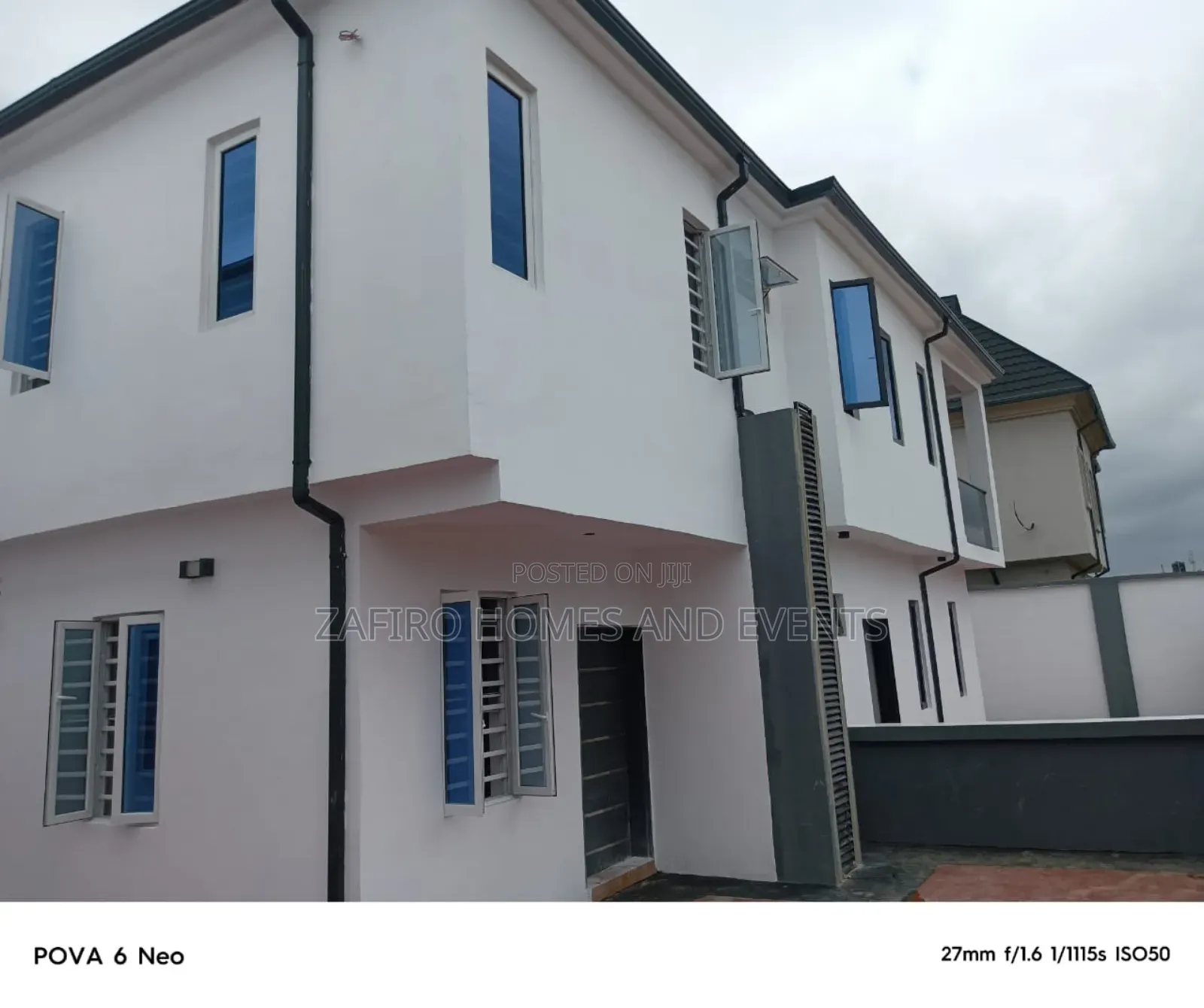 4bdrm Duplex in Association Street, for sale