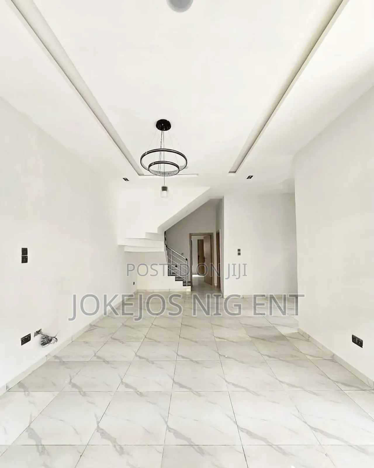 4bdrm Duplex in Orchid, Chevron for sale