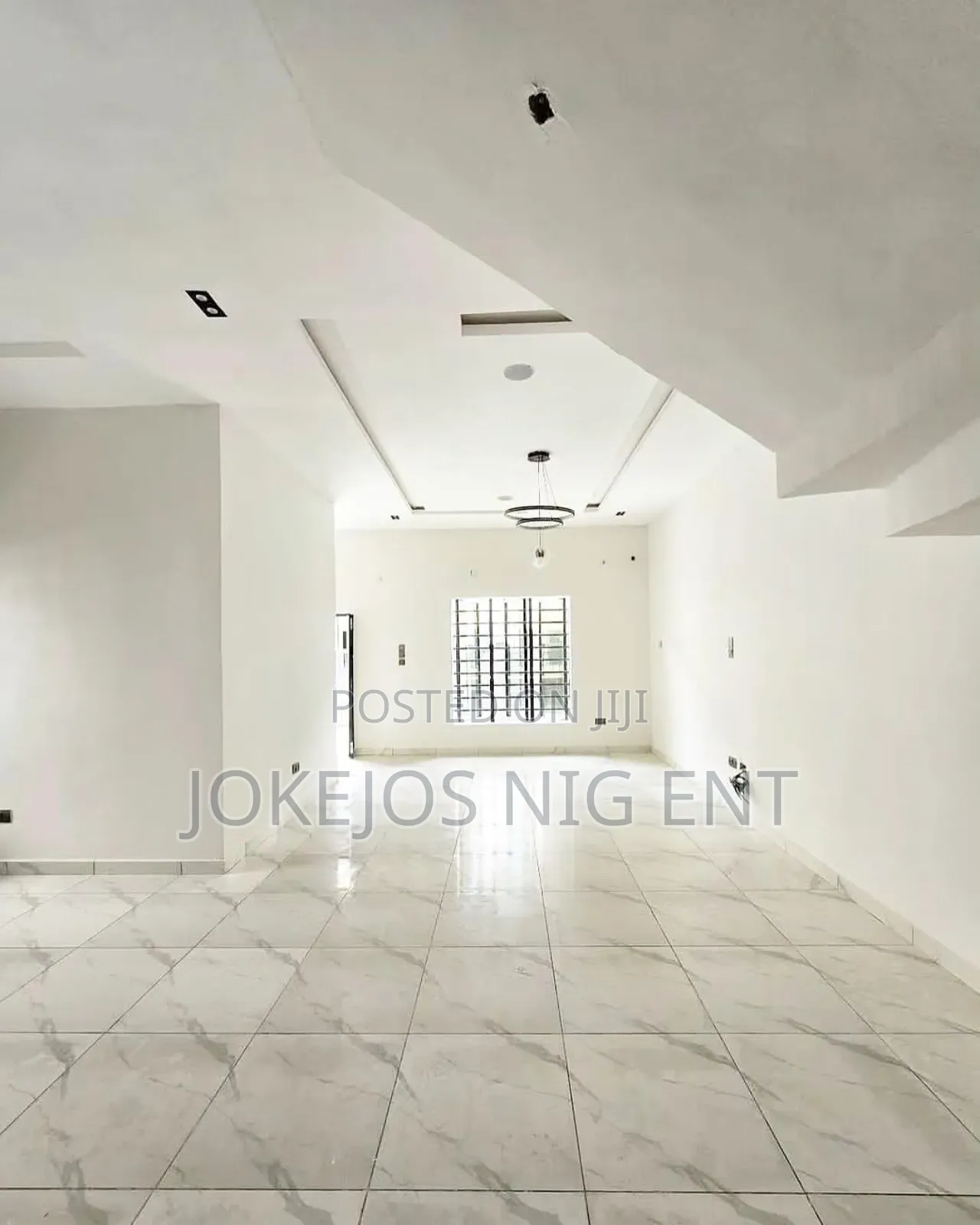 4bdrm Duplex in Orchid, Chevron for sale
