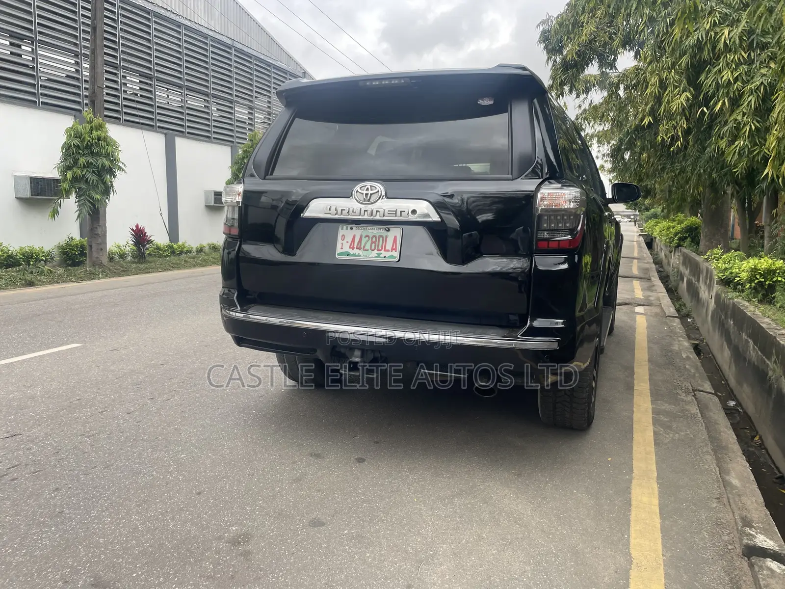Toyota 4-Runner SR5 4WD 2012 Black